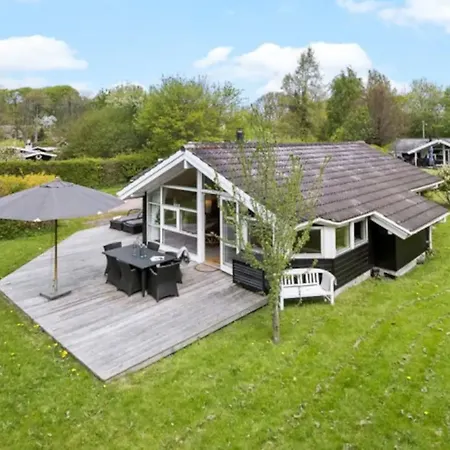Feriehus Hyggeligt Kun 200 M Fra Stranden *